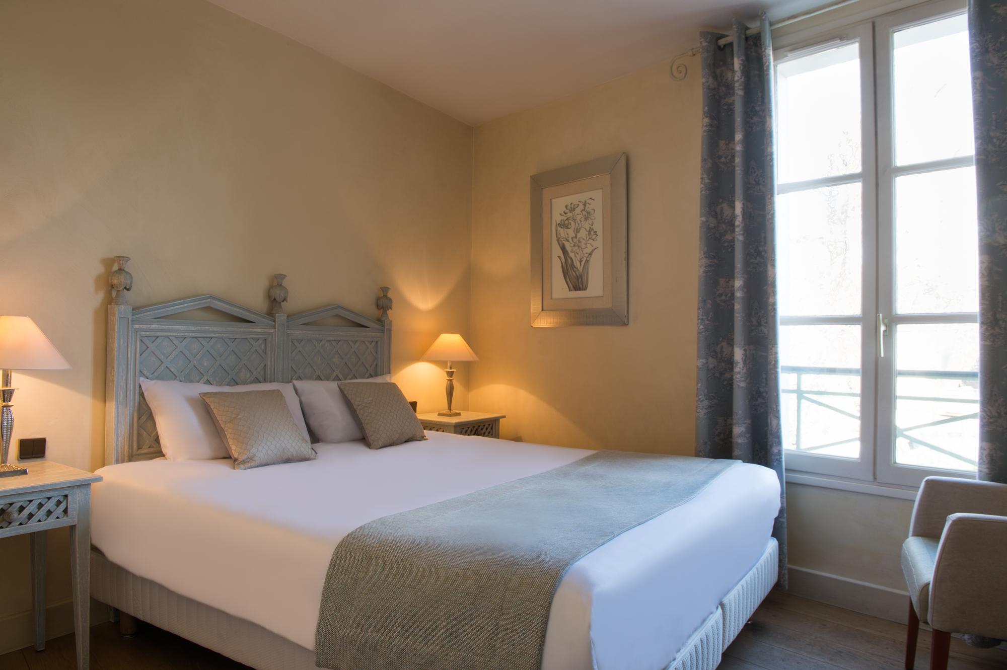 Hotel Aux Vieux Remparts, The Originals Relais Provins Ngoại thất bức ảnh