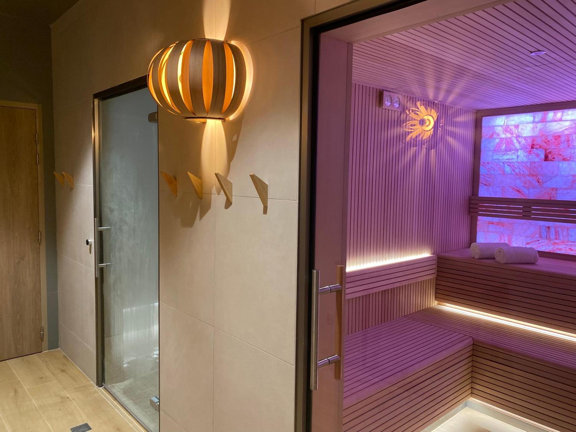 Hotel Aux Vieux Remparts, The Originals Relais Provins Ngoại thất bức ảnh