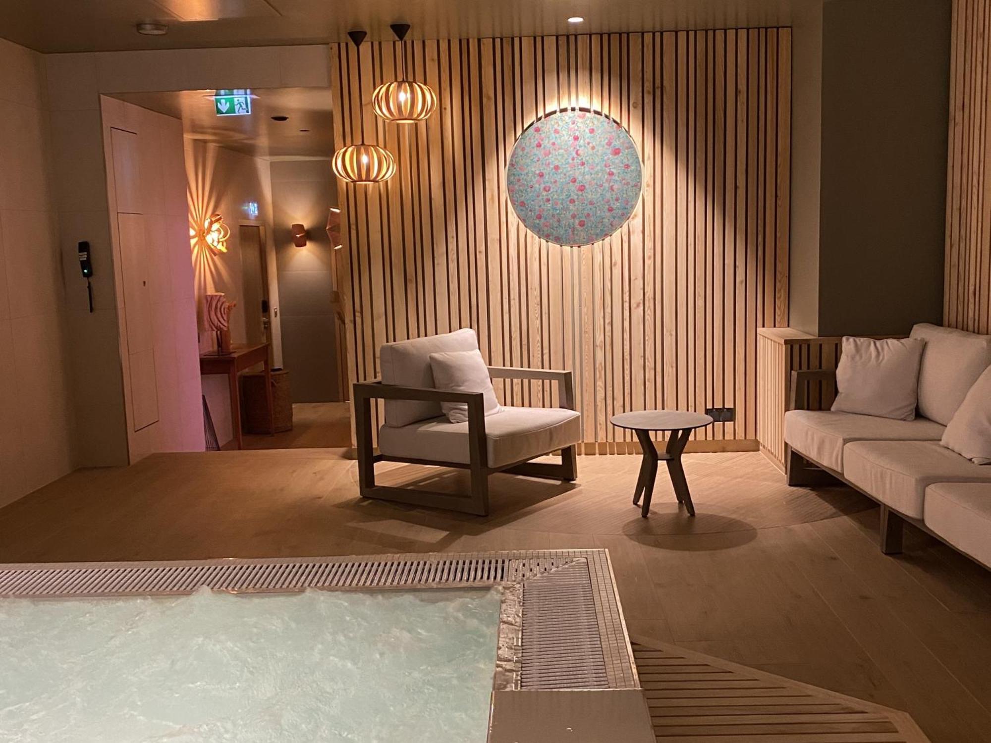 Hotel Aux Vieux Remparts, The Originals Relais Provins Ngoại thất bức ảnh