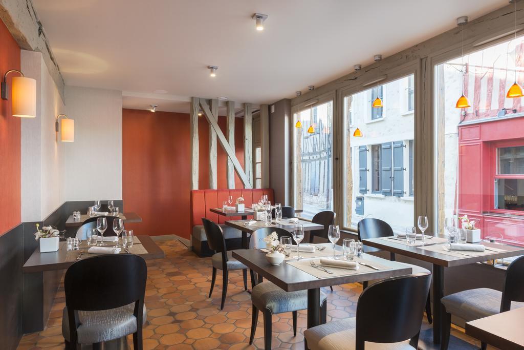 Hotel Aux Vieux Remparts, The Originals Relais Provins Ngoại thất bức ảnh